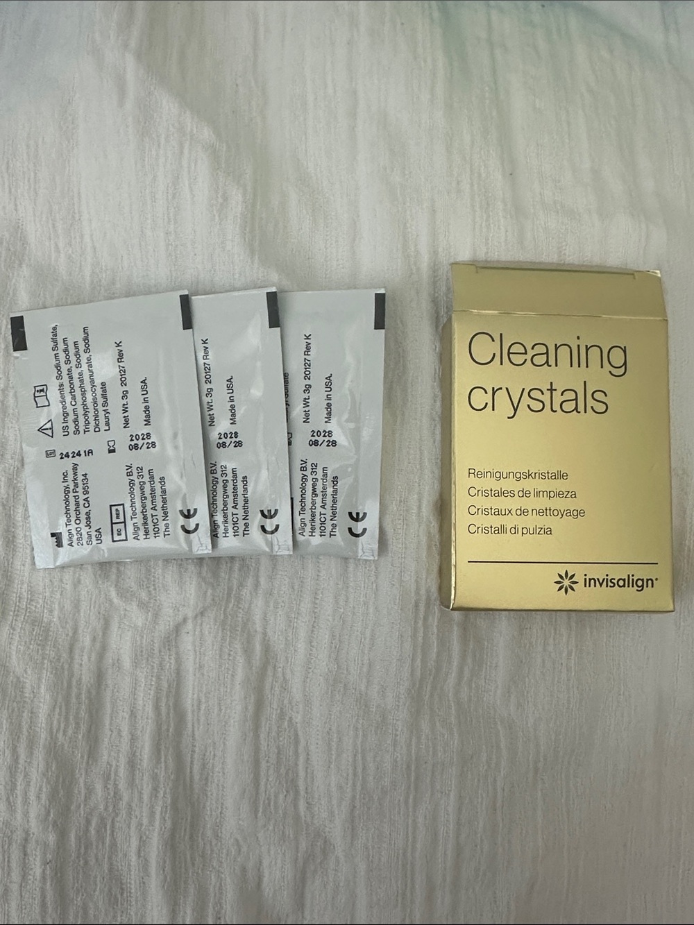Invisalign Case with Box + Cleaning Crystals - Picture 5 of 6